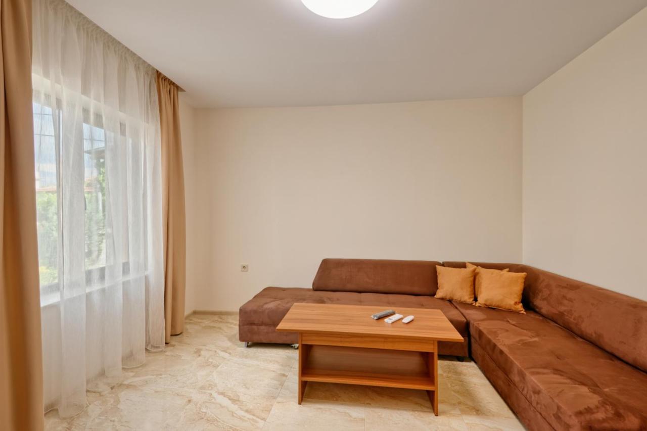 Къща За Гости Relax Hisarya Dış mekan fotoğraf