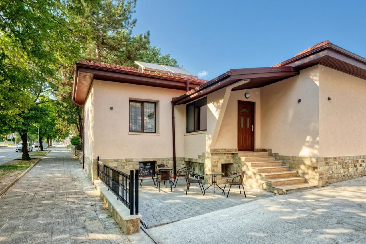Къща За Гости Relax Hisarya Dış mekan fotoğraf